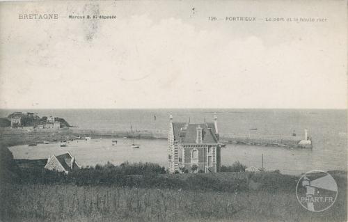 126 - Portrieux - Le port et la haute mer