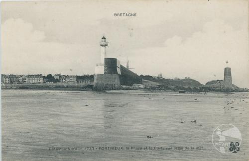 1737 - Portrieux - Le phare et le port vue prise de la mer