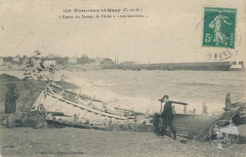 1210 - Portrieux-St-Quay - L'épave du bâteau de pêche "Léon Gambetta"