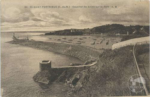 62 - St-Quay-Portrieux - Coucher de soleil sur le port