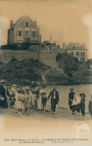 1059 - Saint-Quay - Les Roches de l'Isnain et la terrasse de l'hôtel des Bains